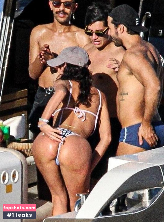 Bruna Marquezine gallery photo #149