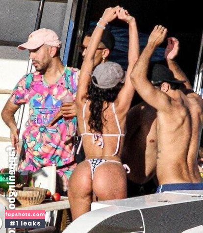 Bruna Marquezine gallery photo #151