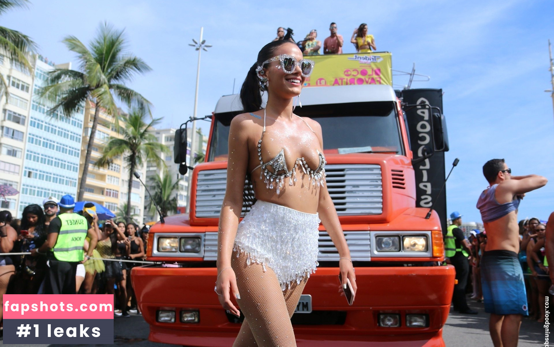Bruna Marquezine gallery photo #188