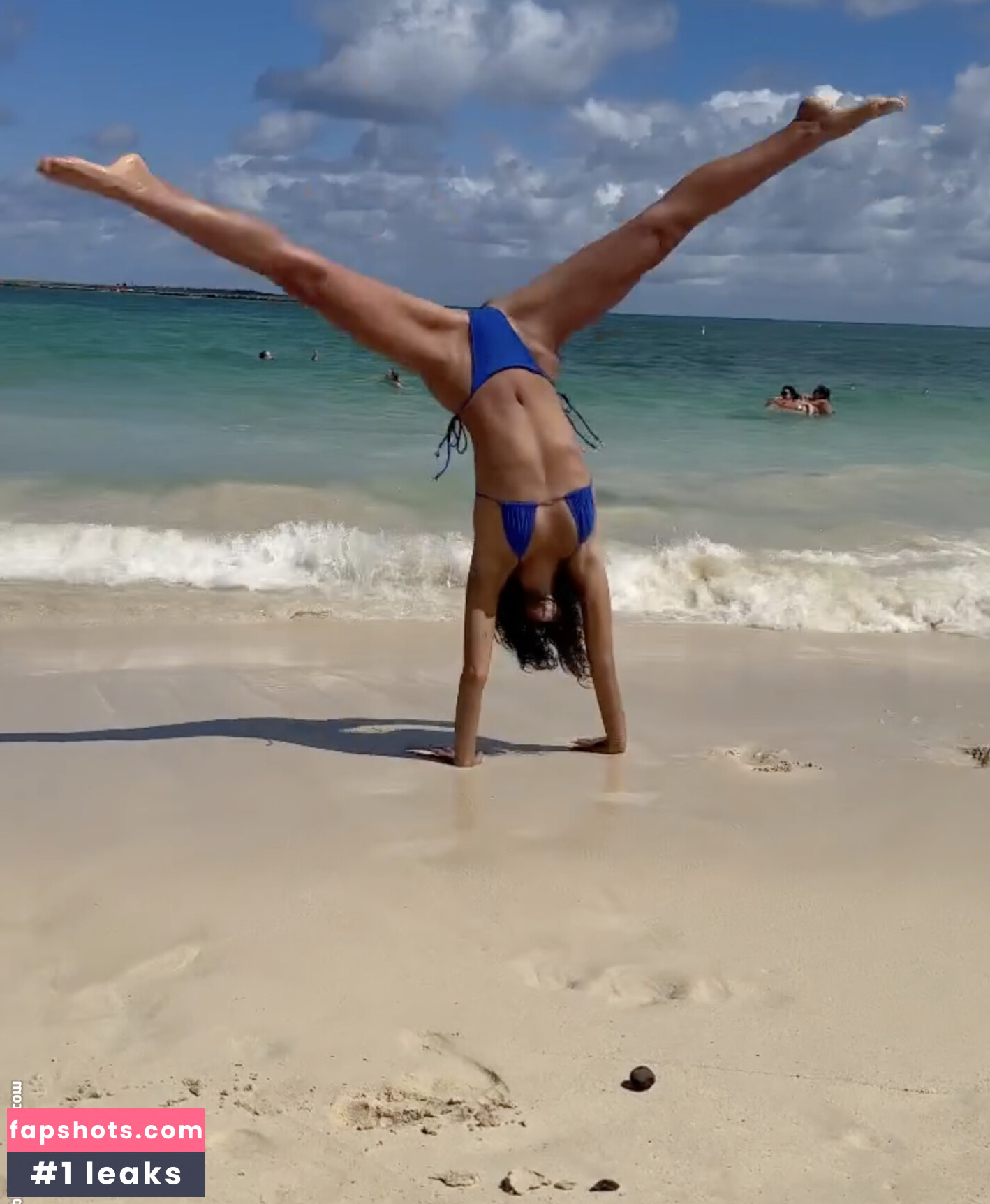 Bruna Marquezine gallery photo #98