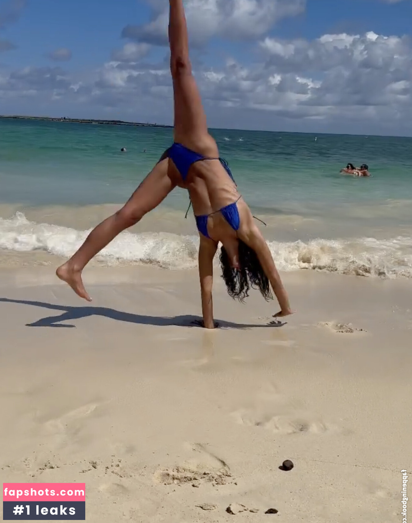 Bruna Marquezine gallery photo #100