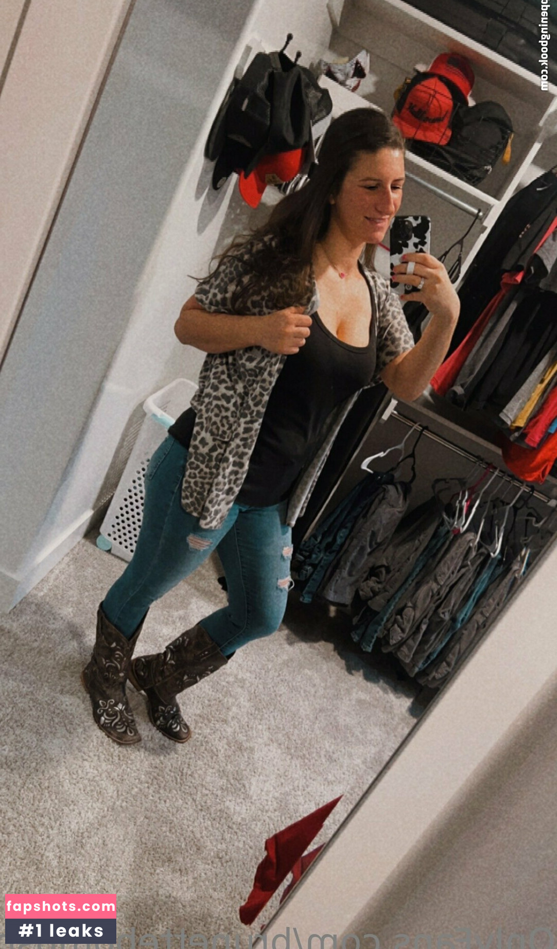 brunettebombshell13 gallery photo #21