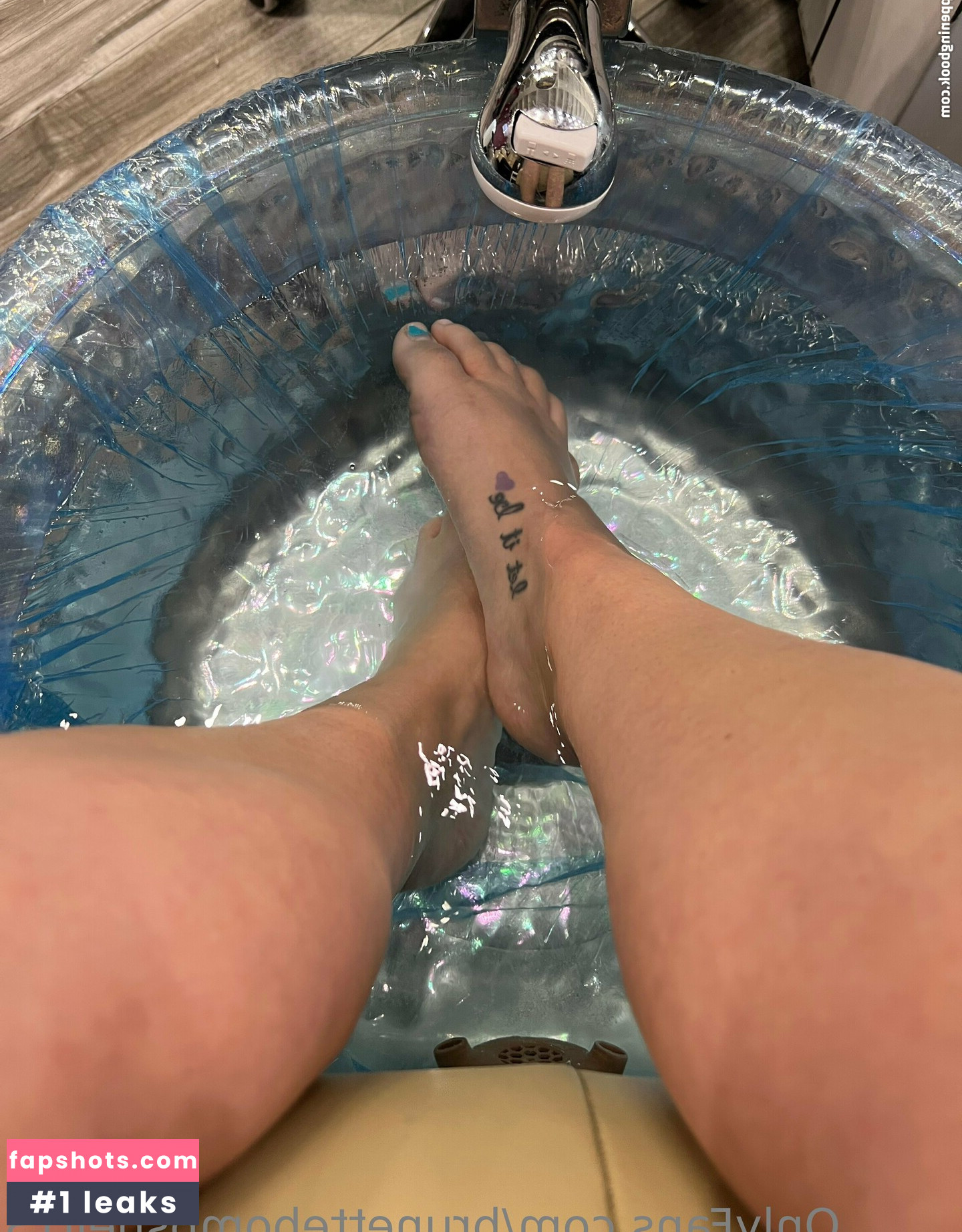 brunettebombshell13 gallery photo #8