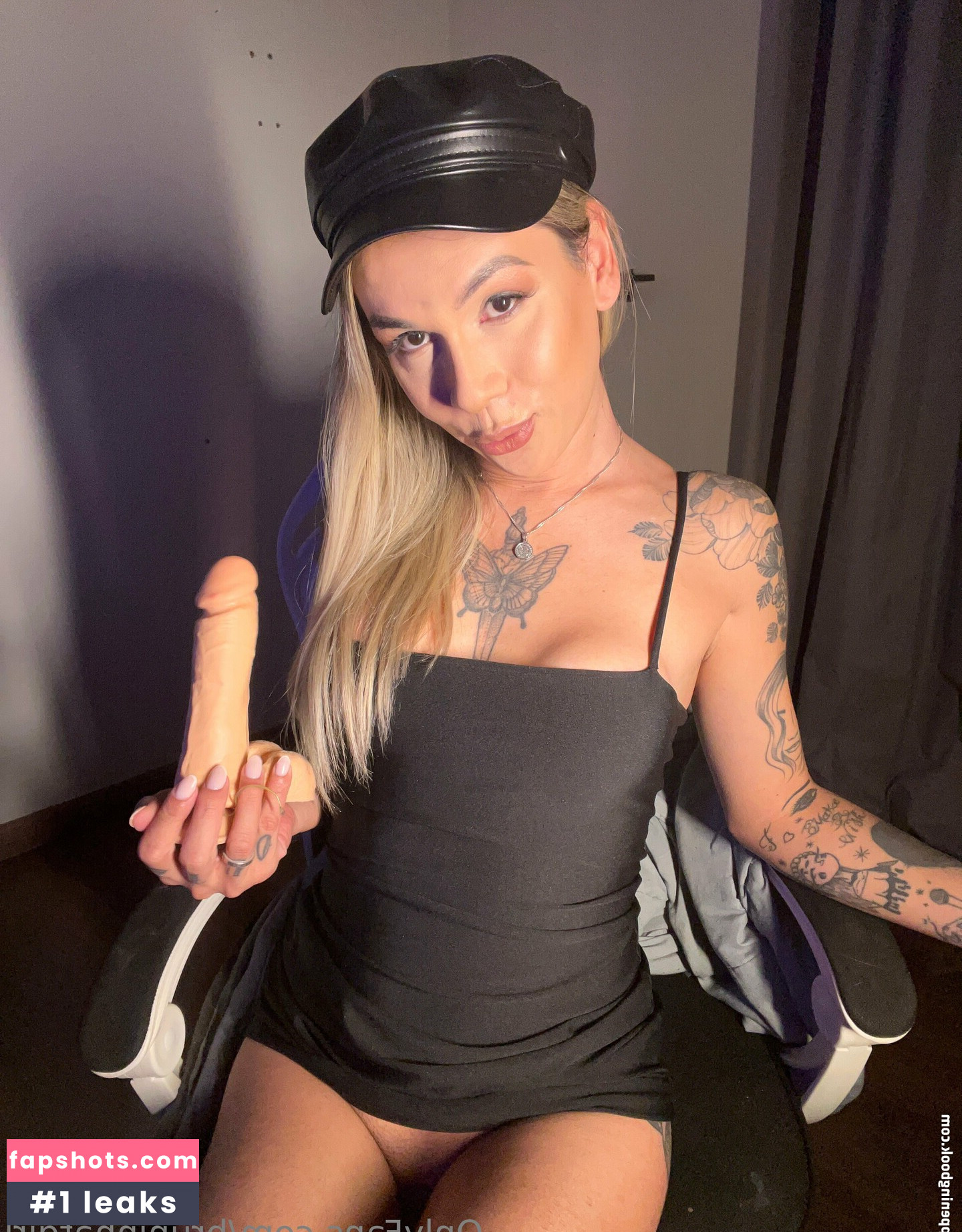 Bruninhatgirl gallery photo #2