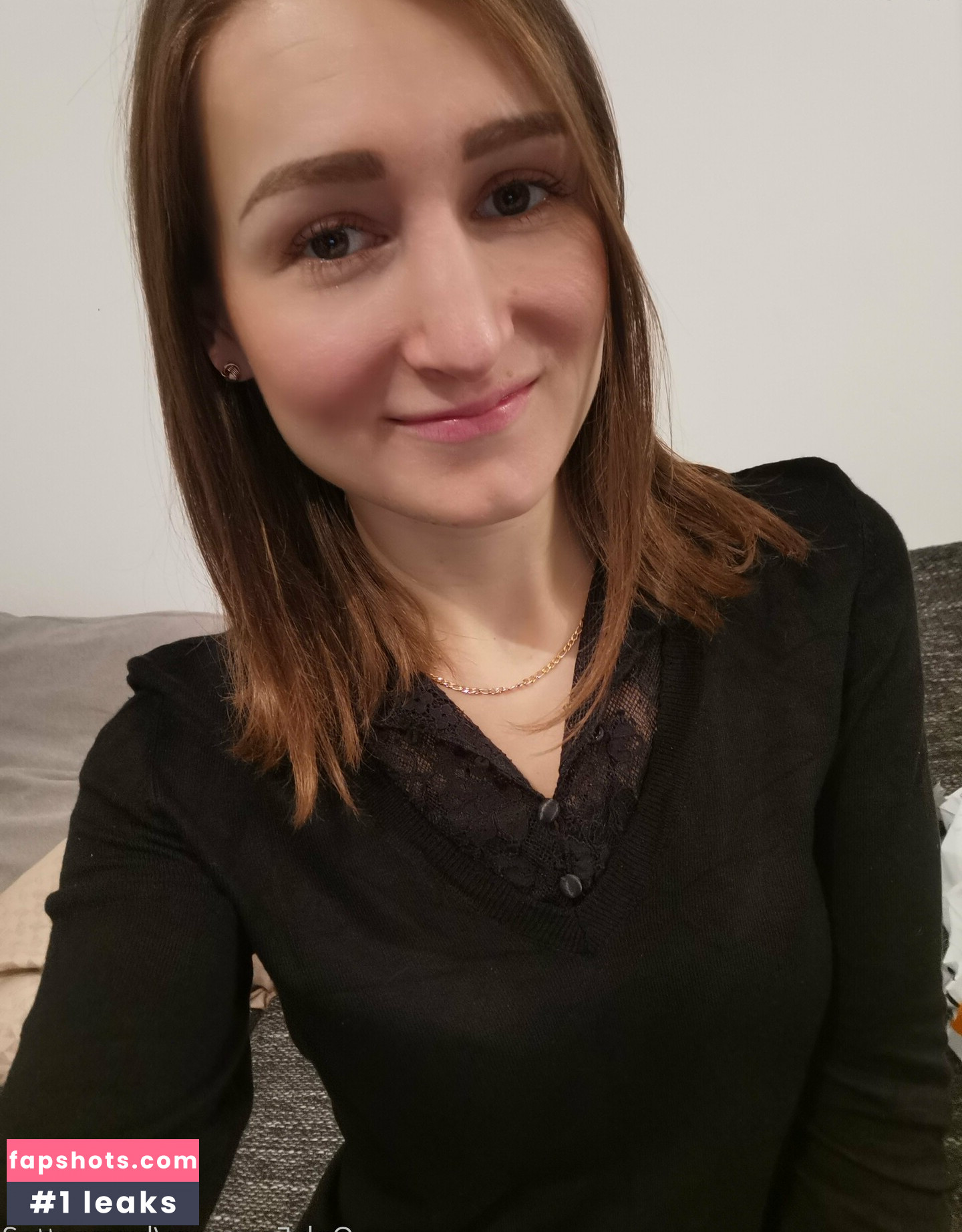 brunnette3 gallery photo #6