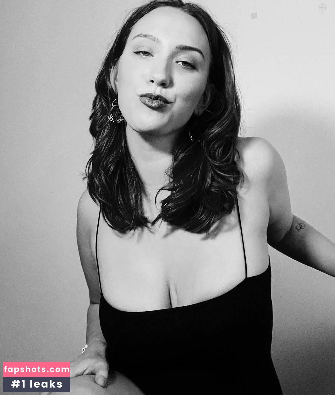 Bubbablith nude babe gallery