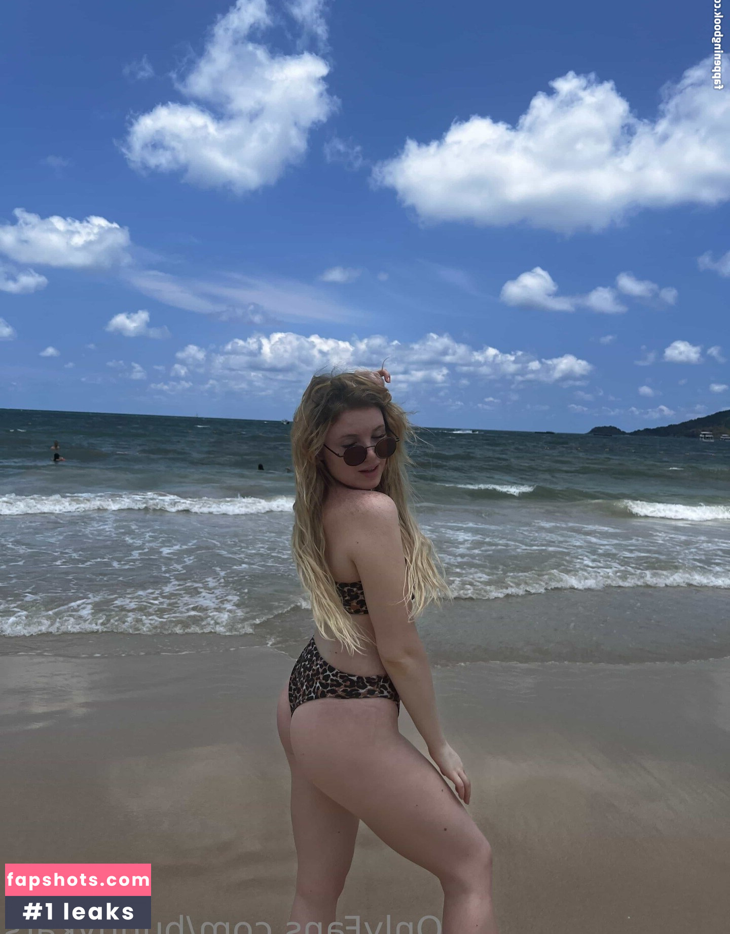 BunnyKat gallery photo #15