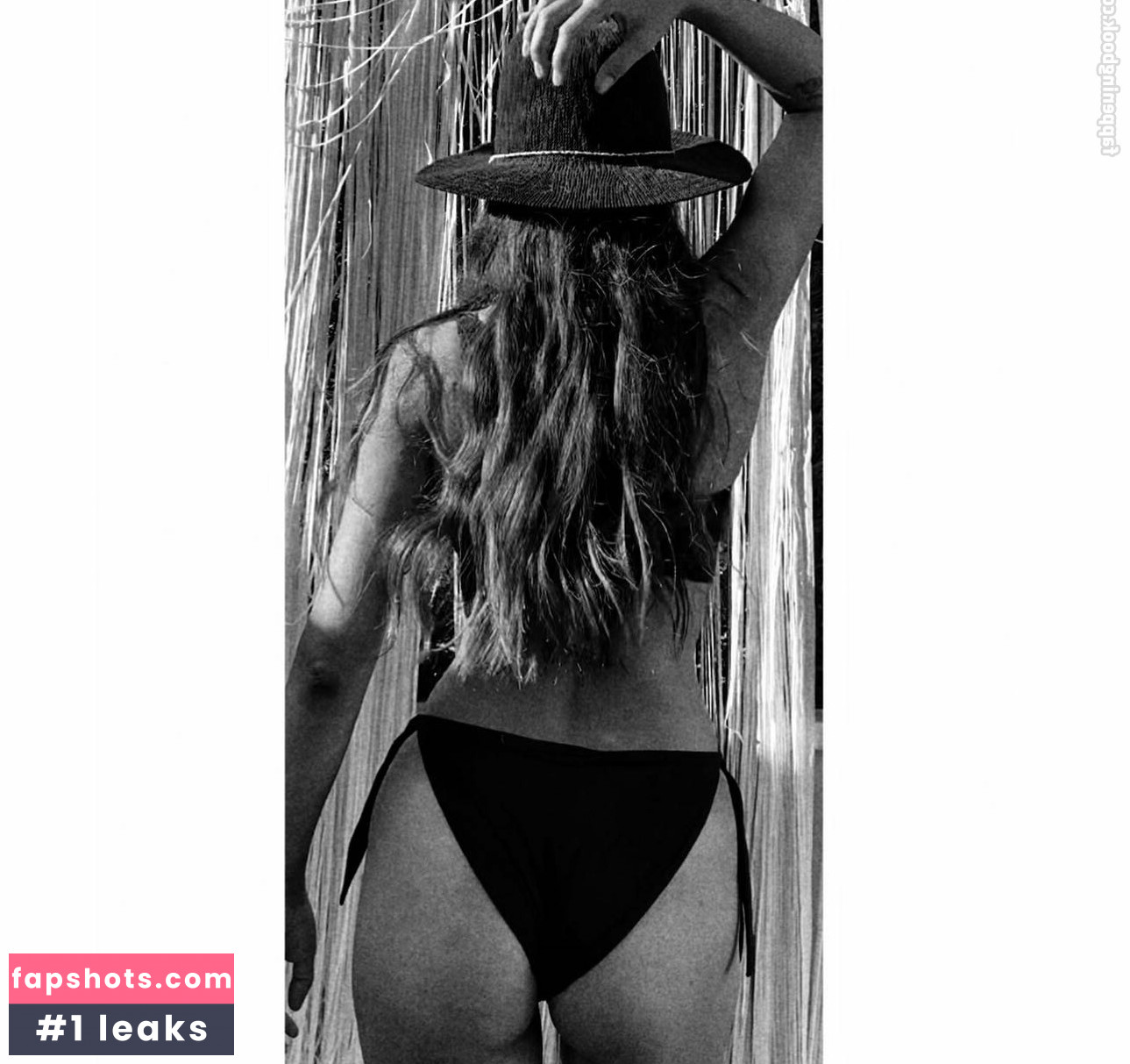 Burcu Bakdur gallery photo #20