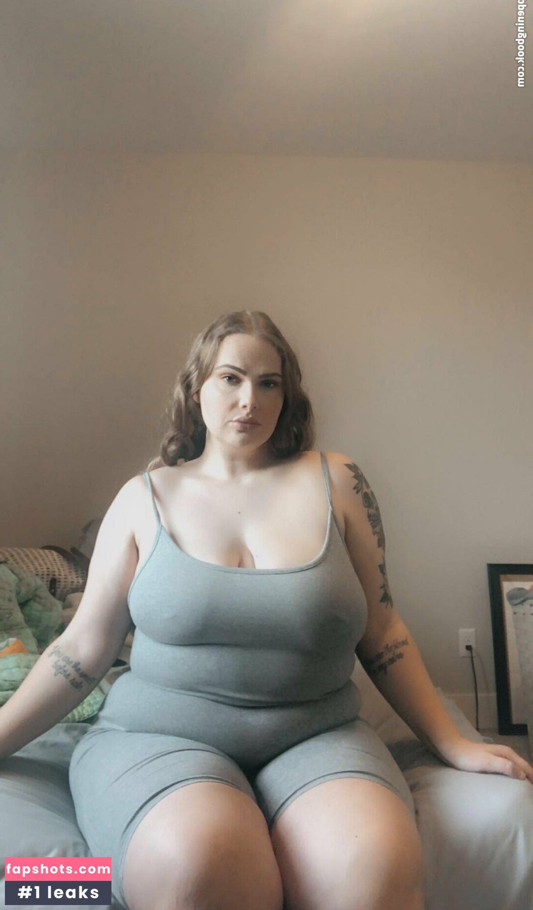 burstingbabe gallery photo #2