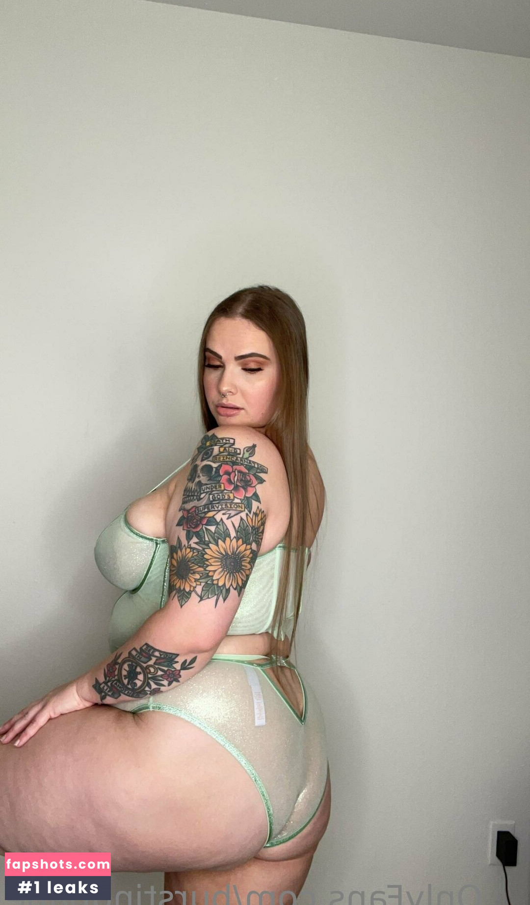 burstingbabe gallery photo #11