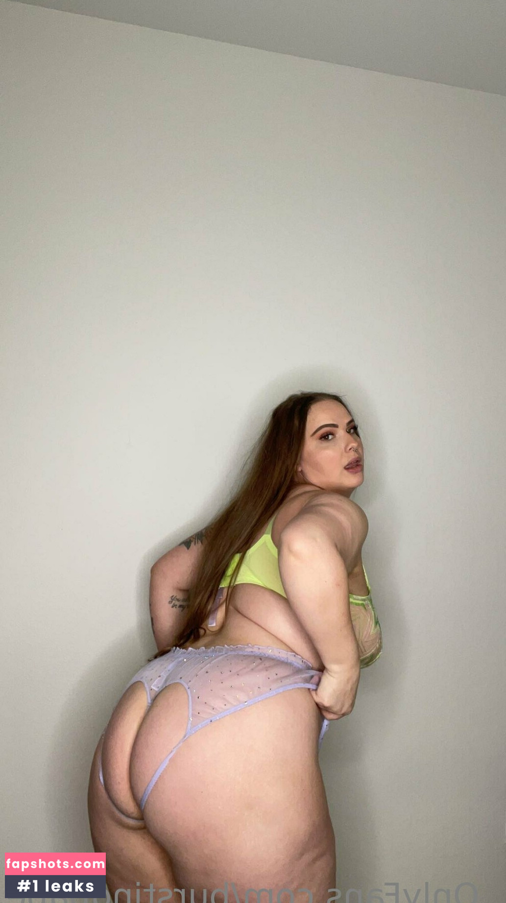 burstingbabe gallery photo #18