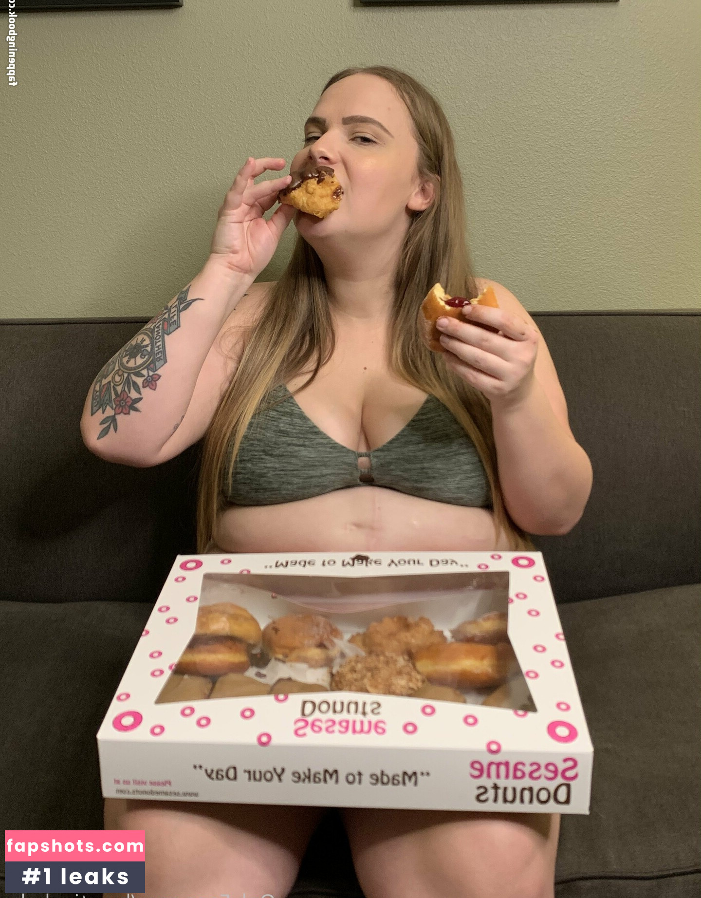 burstingbabe gallery photo #5