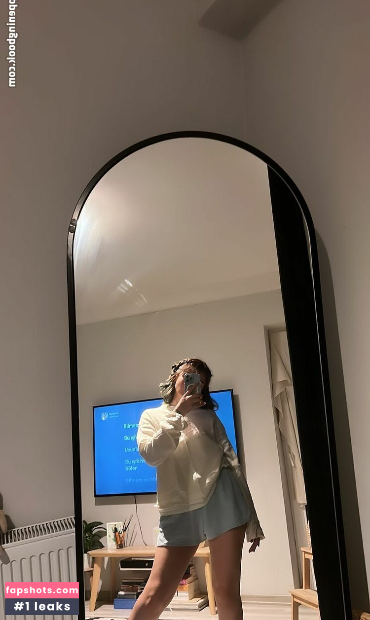 Buse Yılmaz gallery photo #25