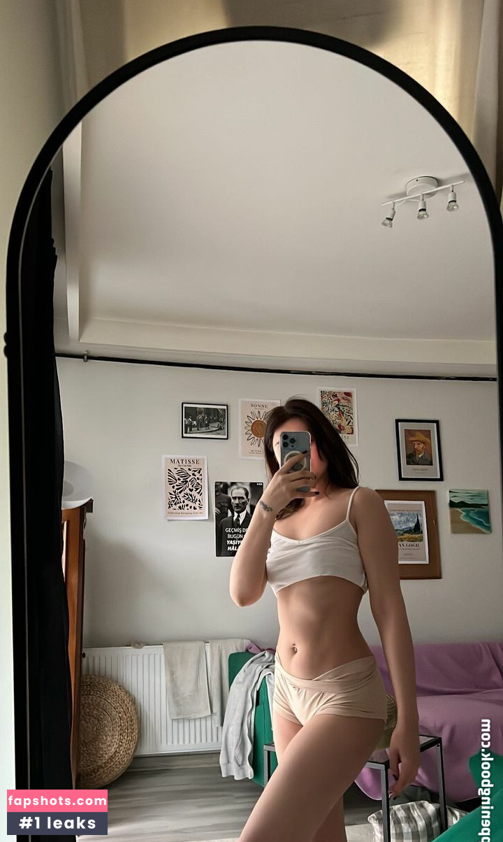 Buse Yılmaz gallery photo #35