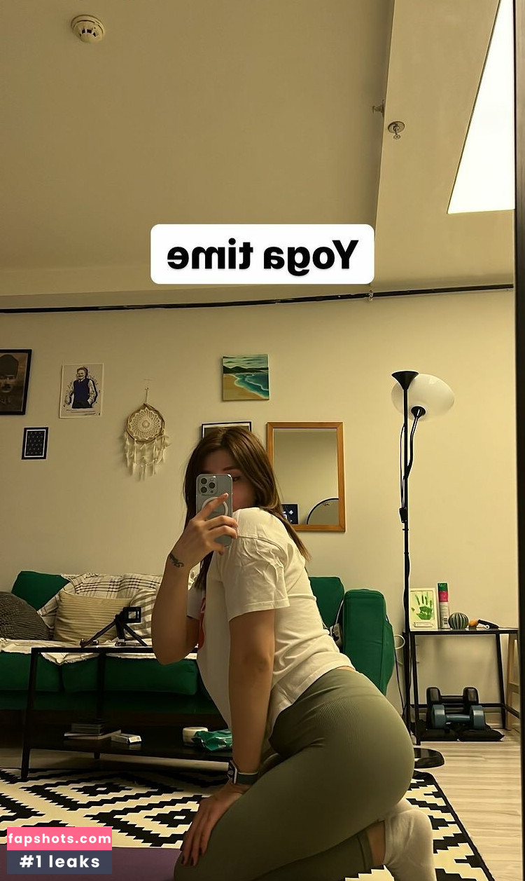 Buse Yılmaz gallery photo #37