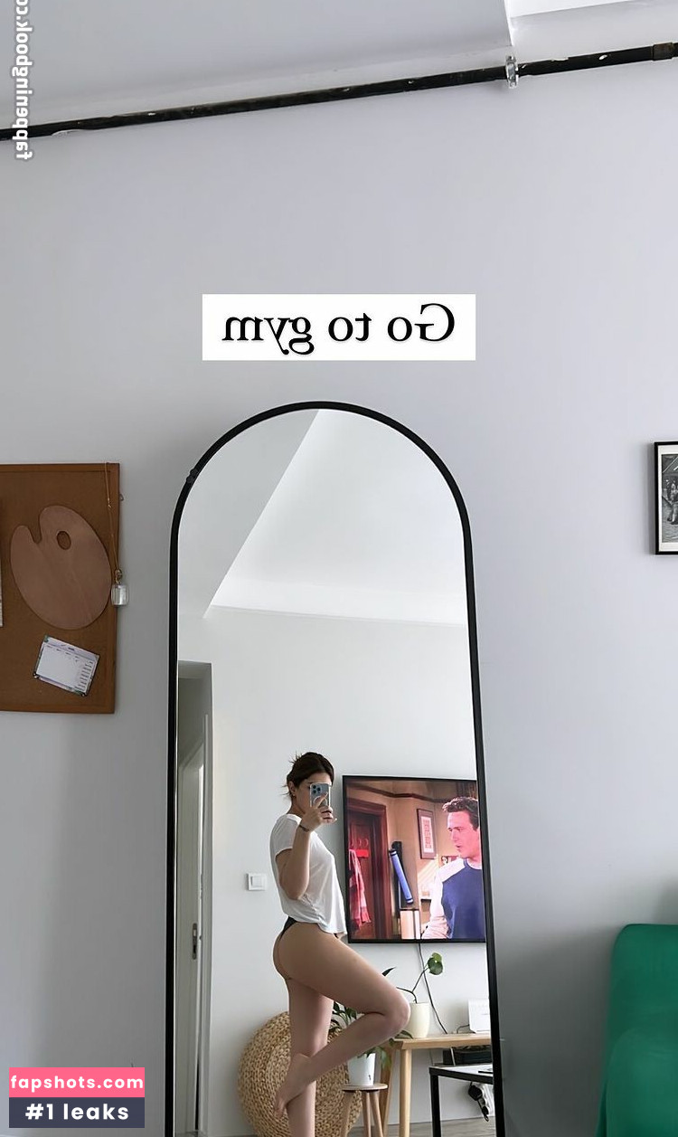 Buse Yılmaz gallery photo #38