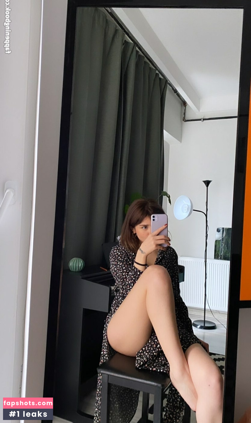 Buse Yılmaz gallery photo #56