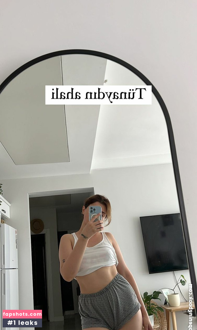 Buse Yılmaz gallery photo #57