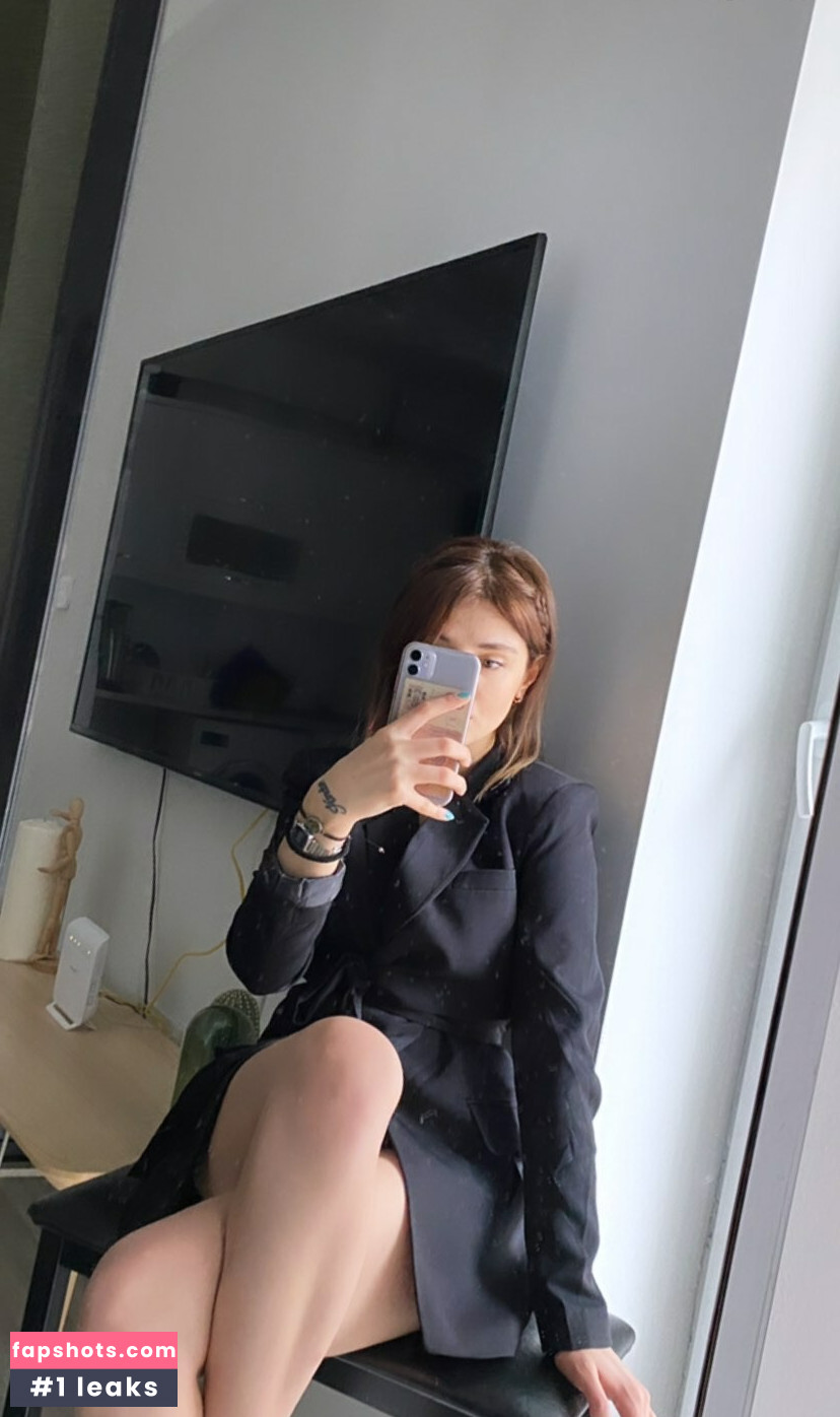 Buse Yılmaz gallery photo #9