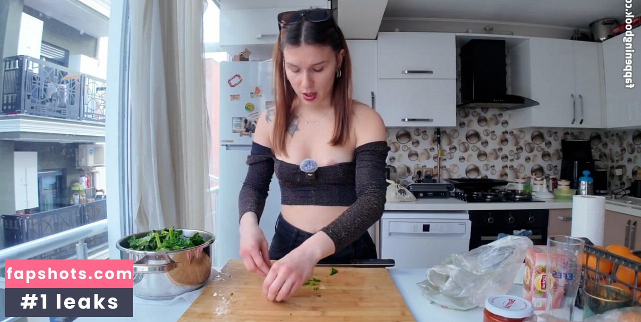 Busra Kahraman Nude Leaks OnlyFans Photos #3 - LeakJerk