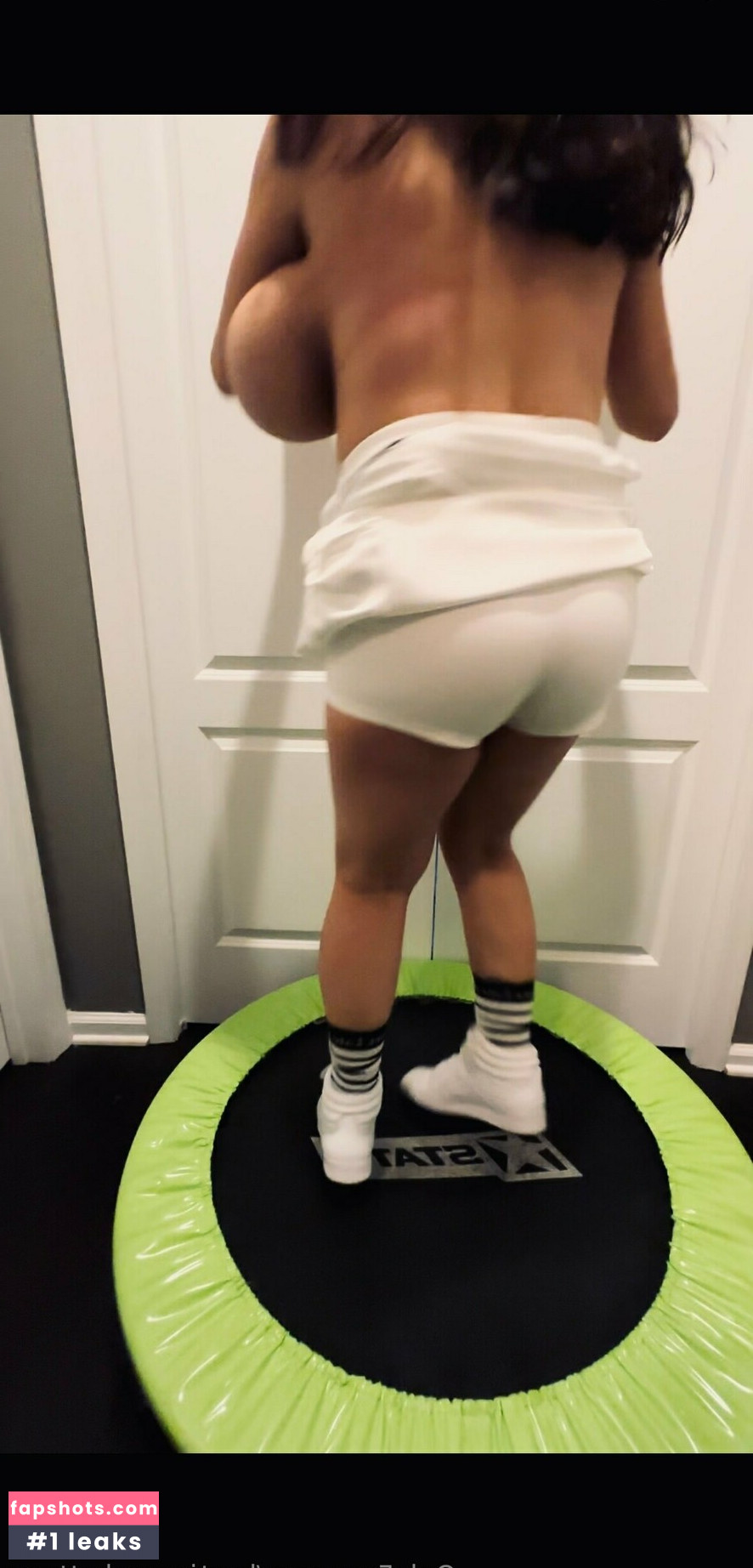 BustingMyButtons gallery photo #48