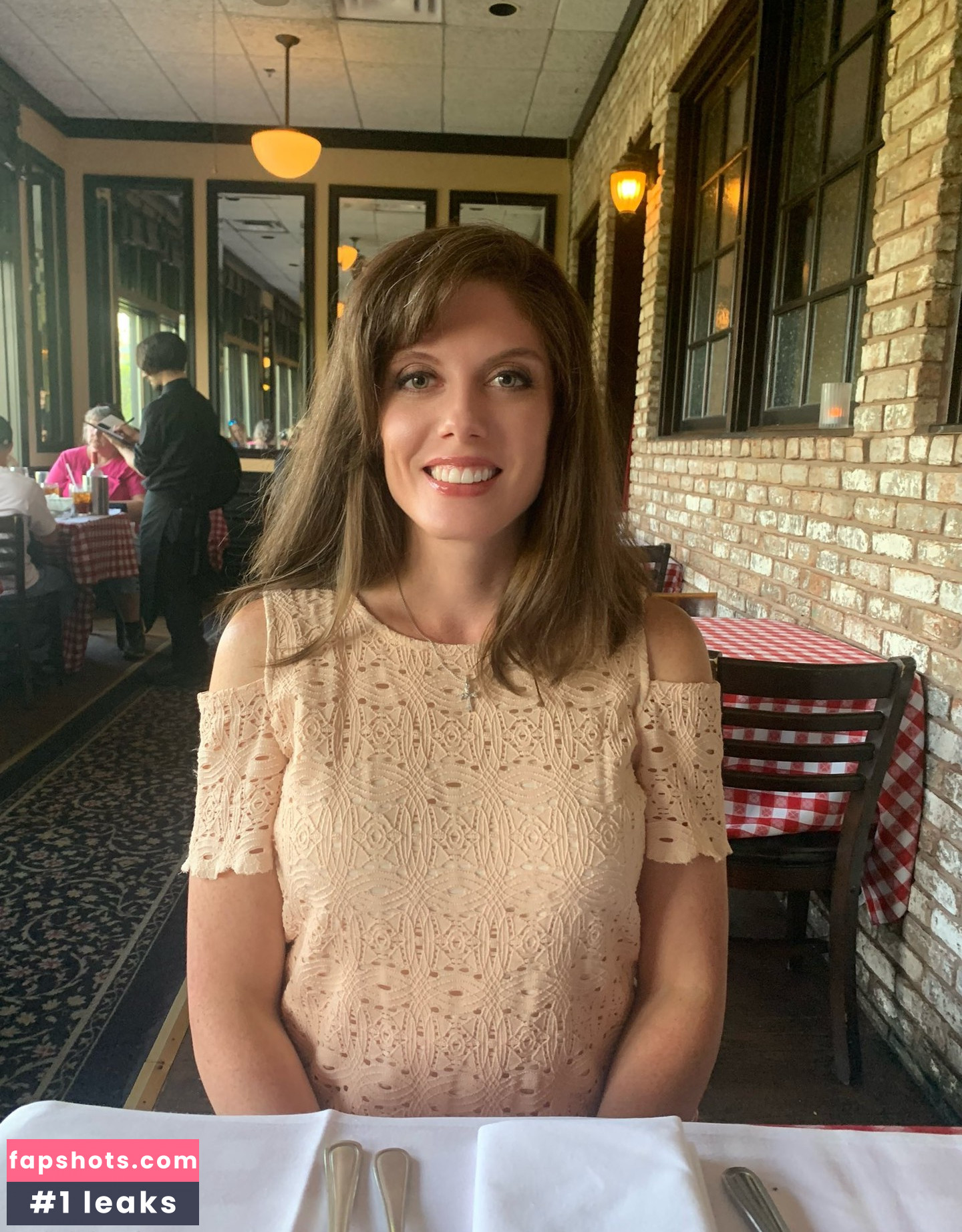 Busty Brooke gallery photo #7