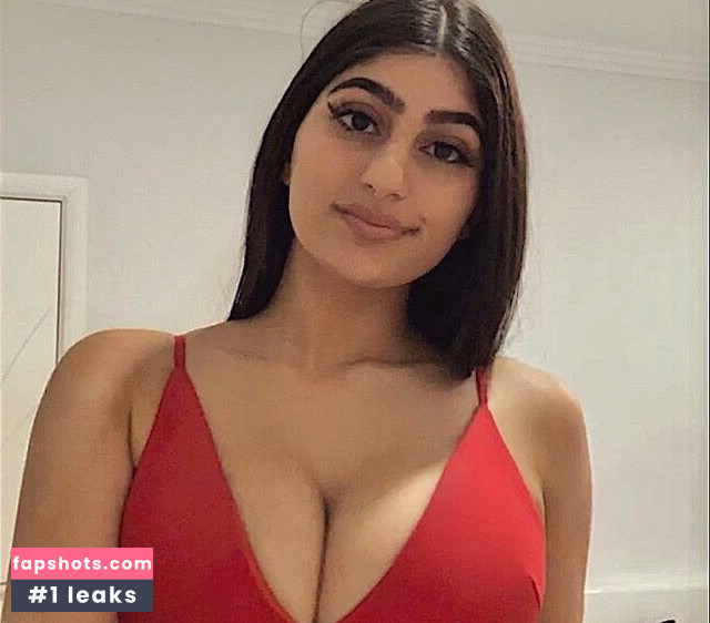 Busty Indian gallery photo #11