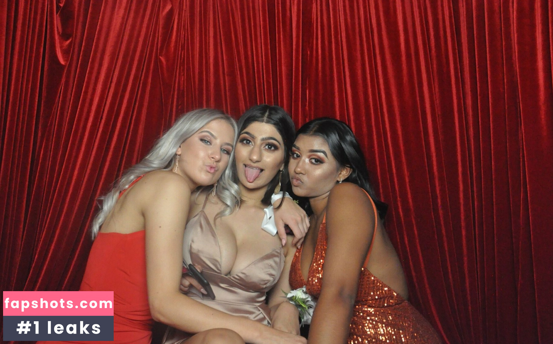 Busty Indian gallery photo #17