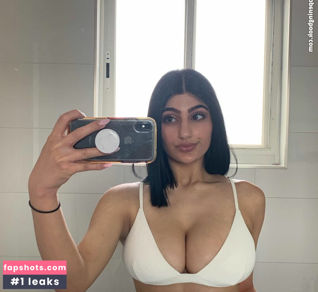 Busty Indian gallery photo #6