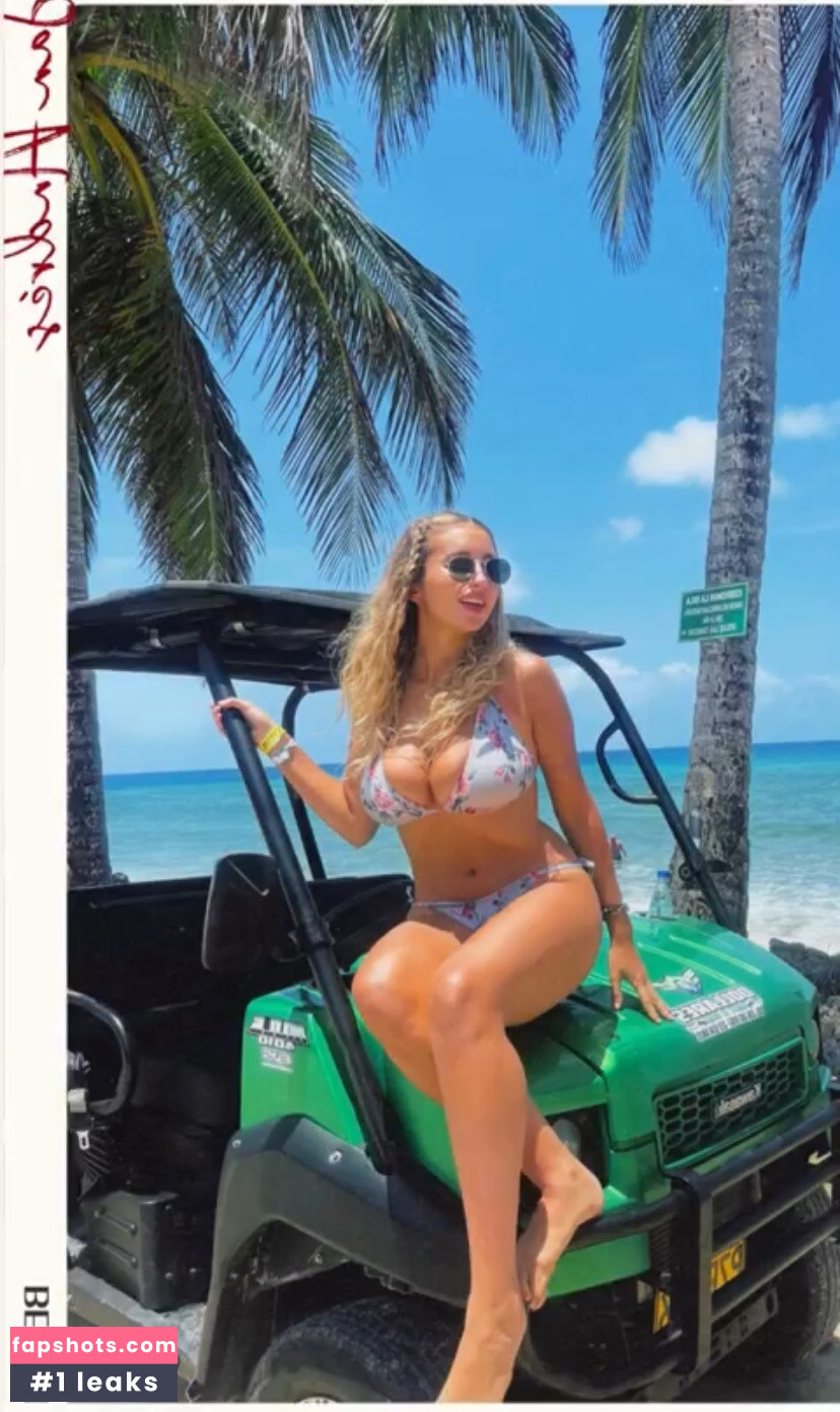 BustyAna gallery photo #13