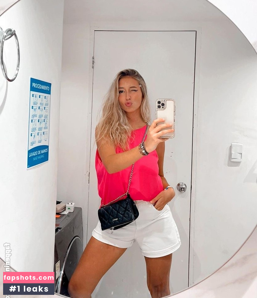 BustyAna gallery photo #15