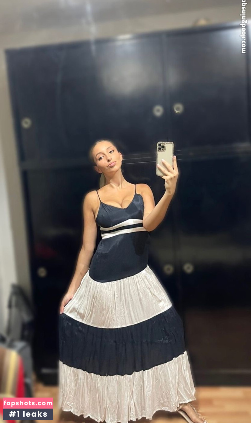 BustyAna gallery photo #25