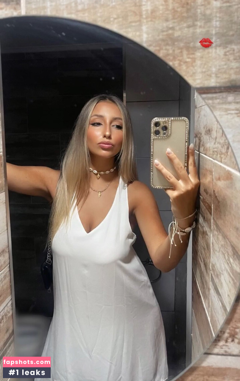 BustyAna gallery photo #10