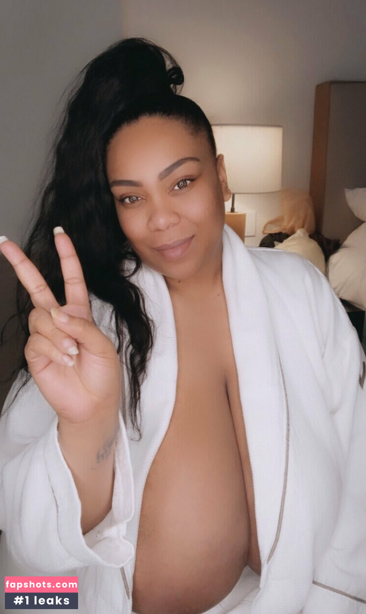 Bustydejavu nude babe gallery