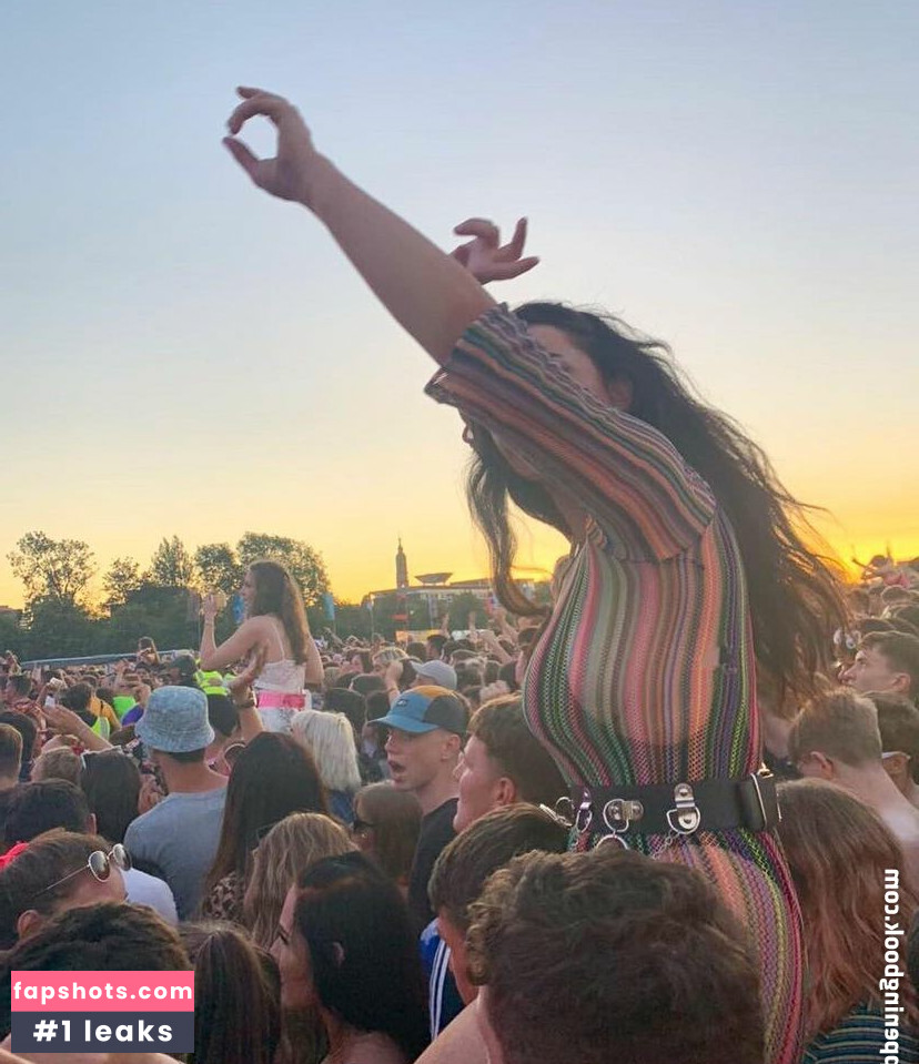 BustyMia E gallery photo #37