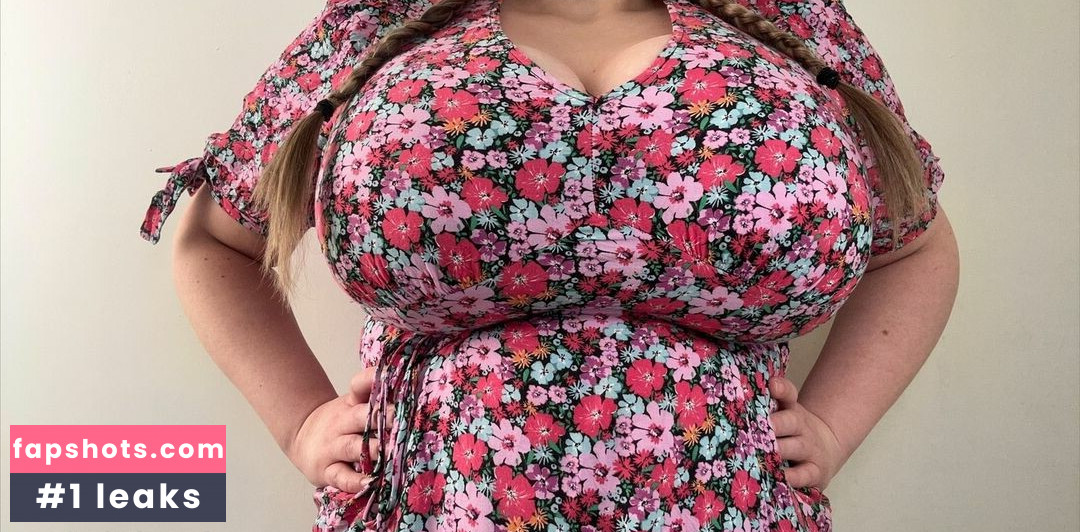 BustyQueen32M gallery photo #7