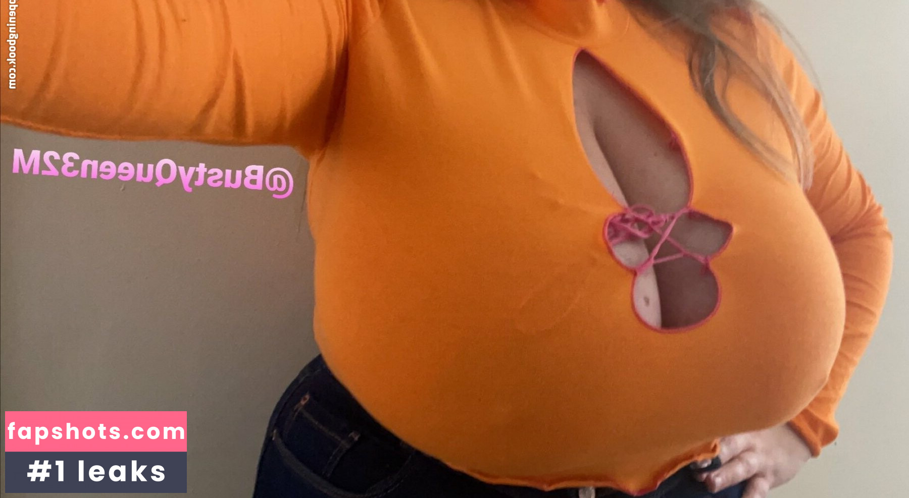 BustyQueen32M gallery photo #88