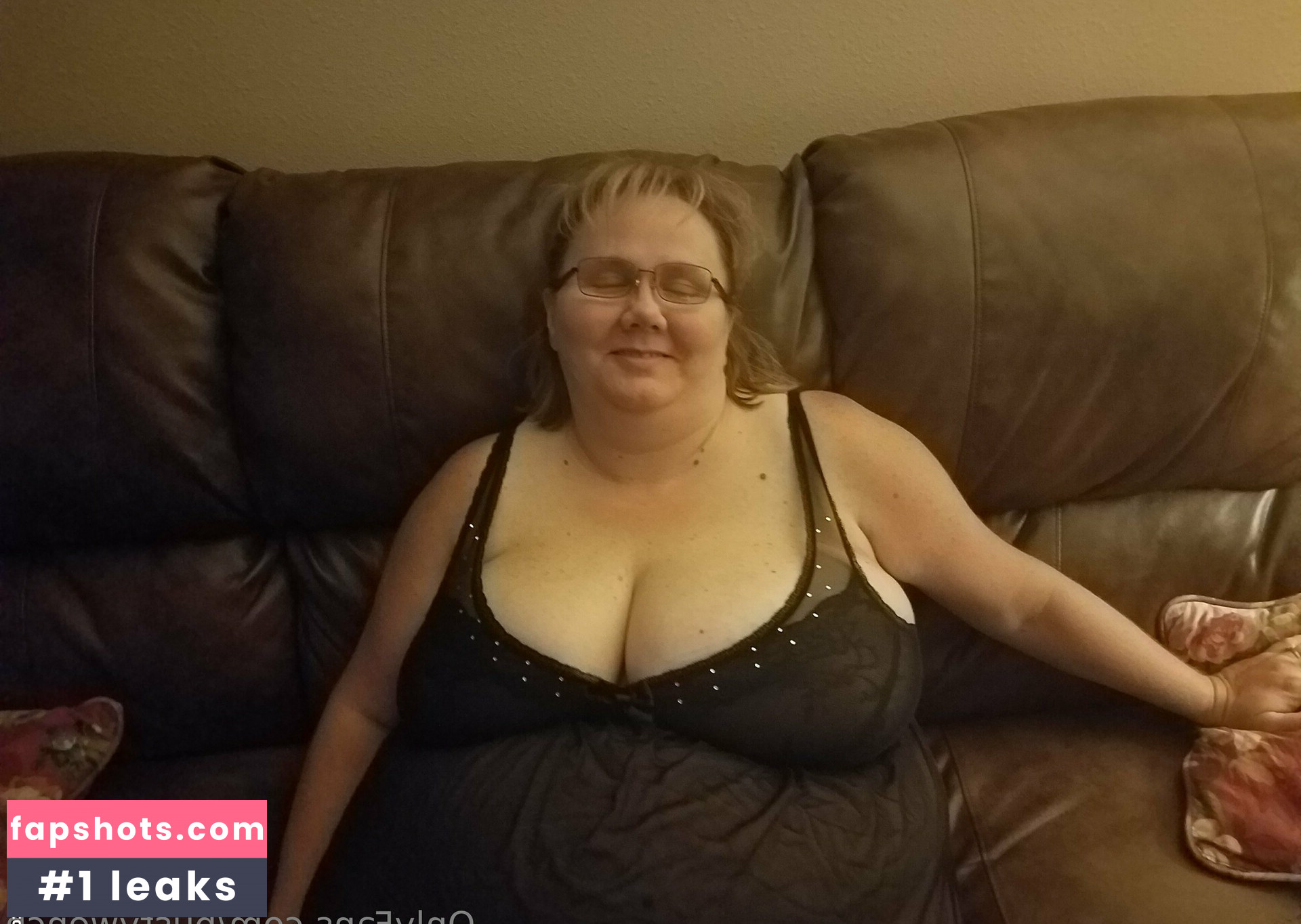 bustywench gallery photo #15