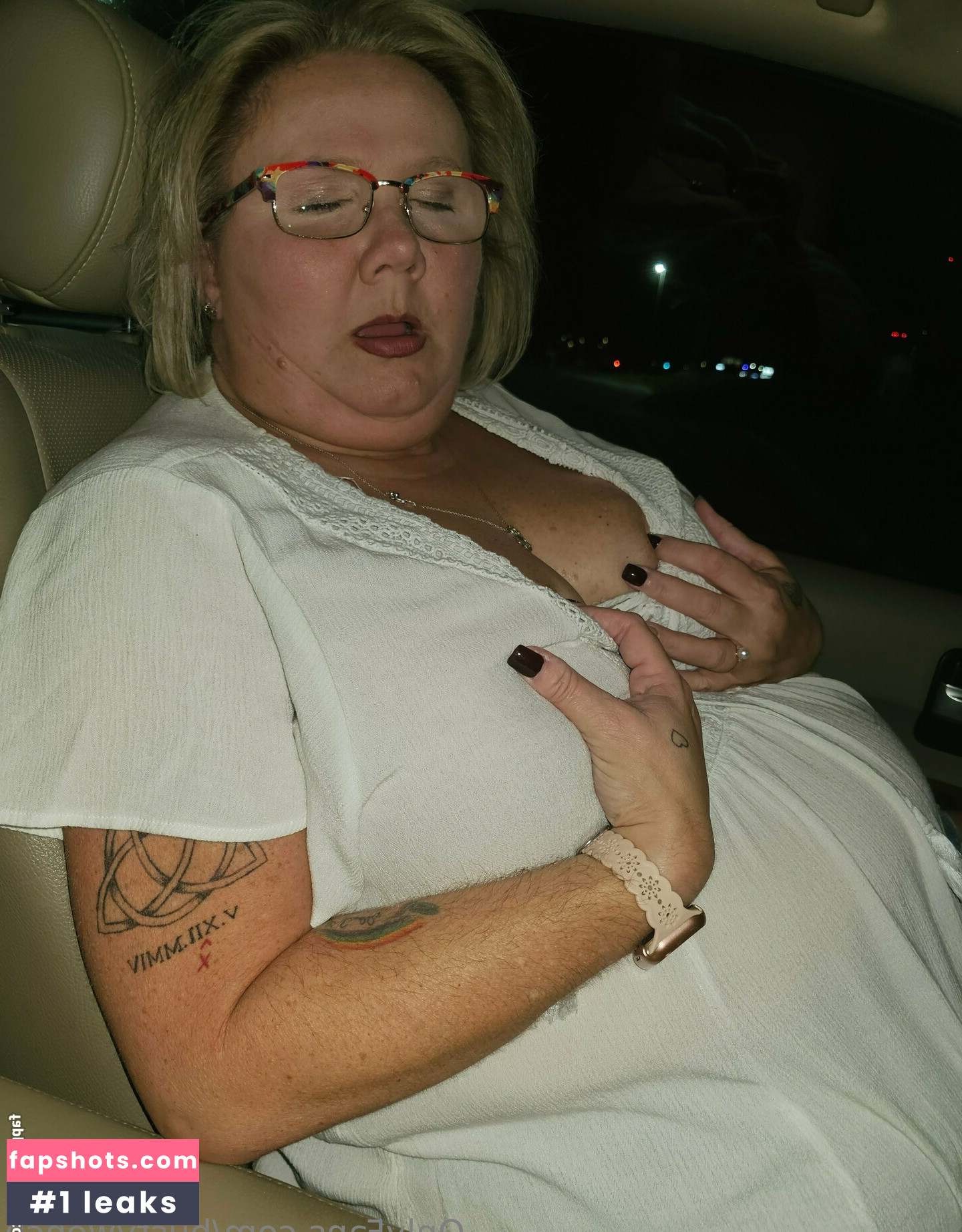 bustywench gallery photo #9