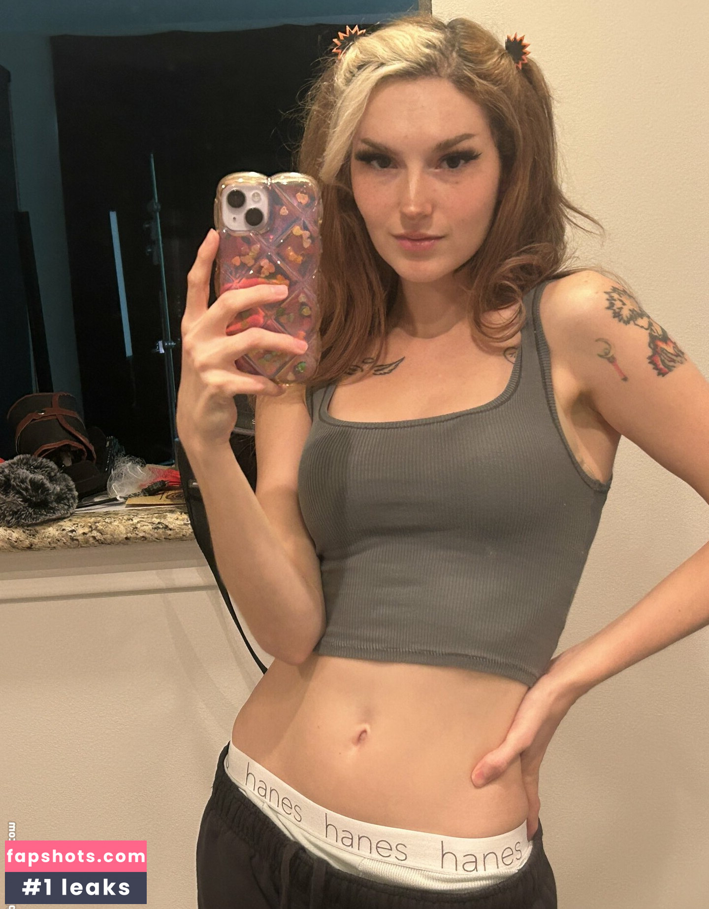 Busy B ASMR gallery photo #105