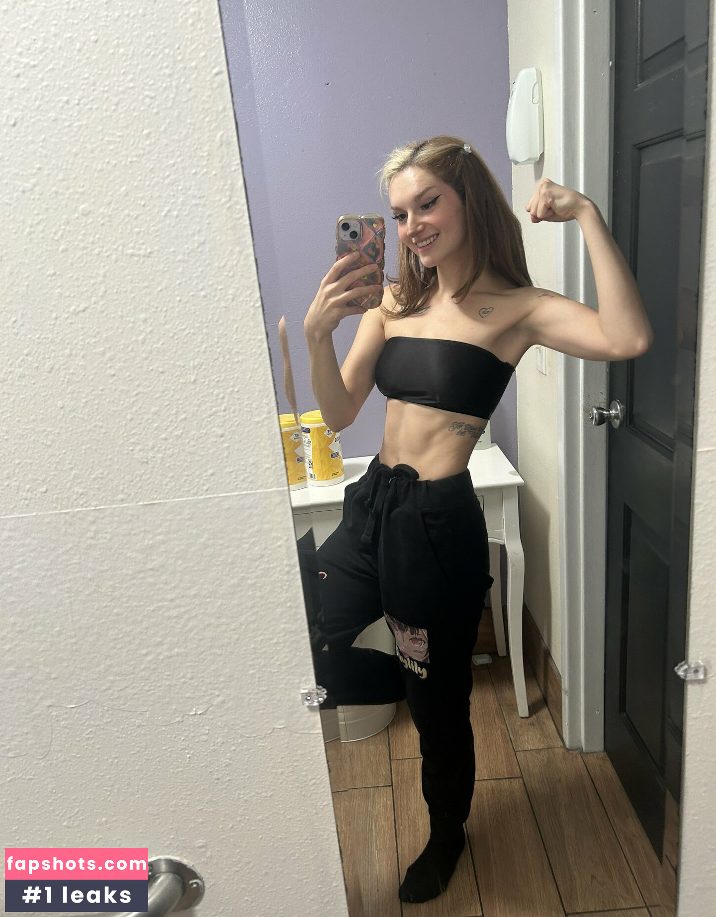 Busy B ASMR gallery photo #112