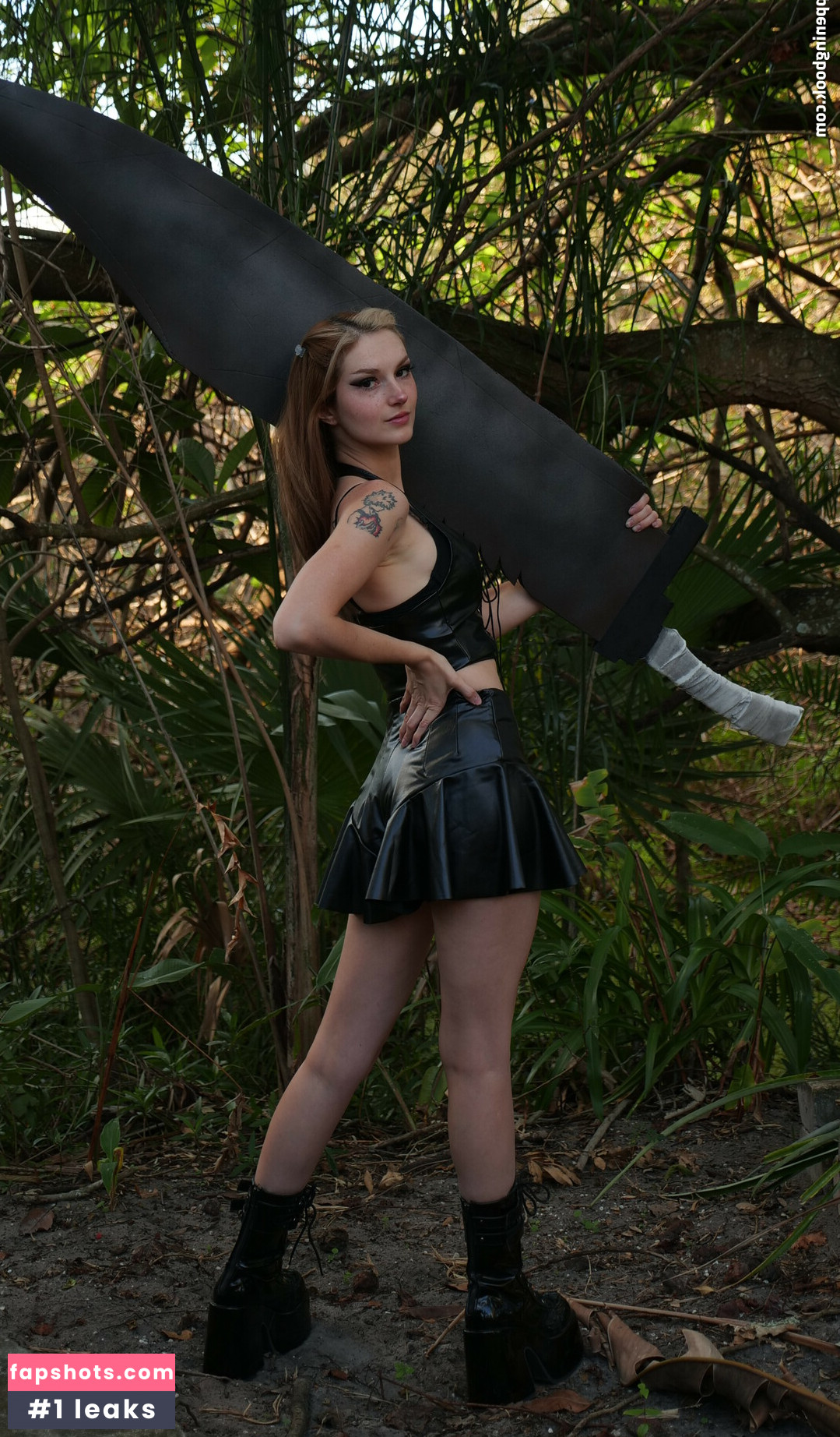 Busy B ASMR gallery photo #137