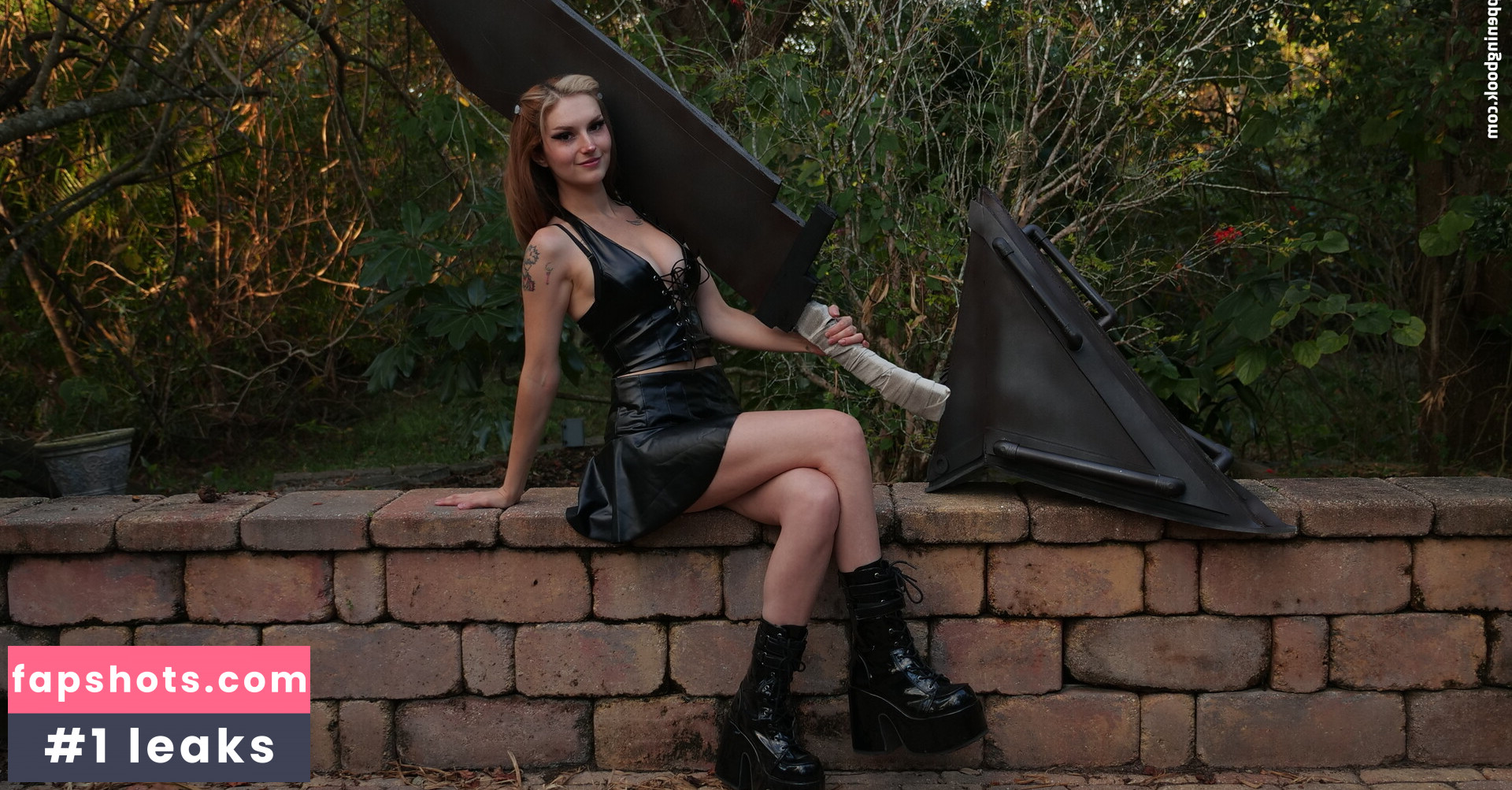 Busy B ASMR gallery photo #144