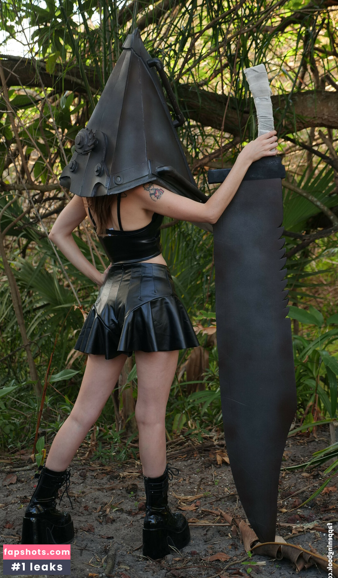 Busy B ASMR gallery photo #145