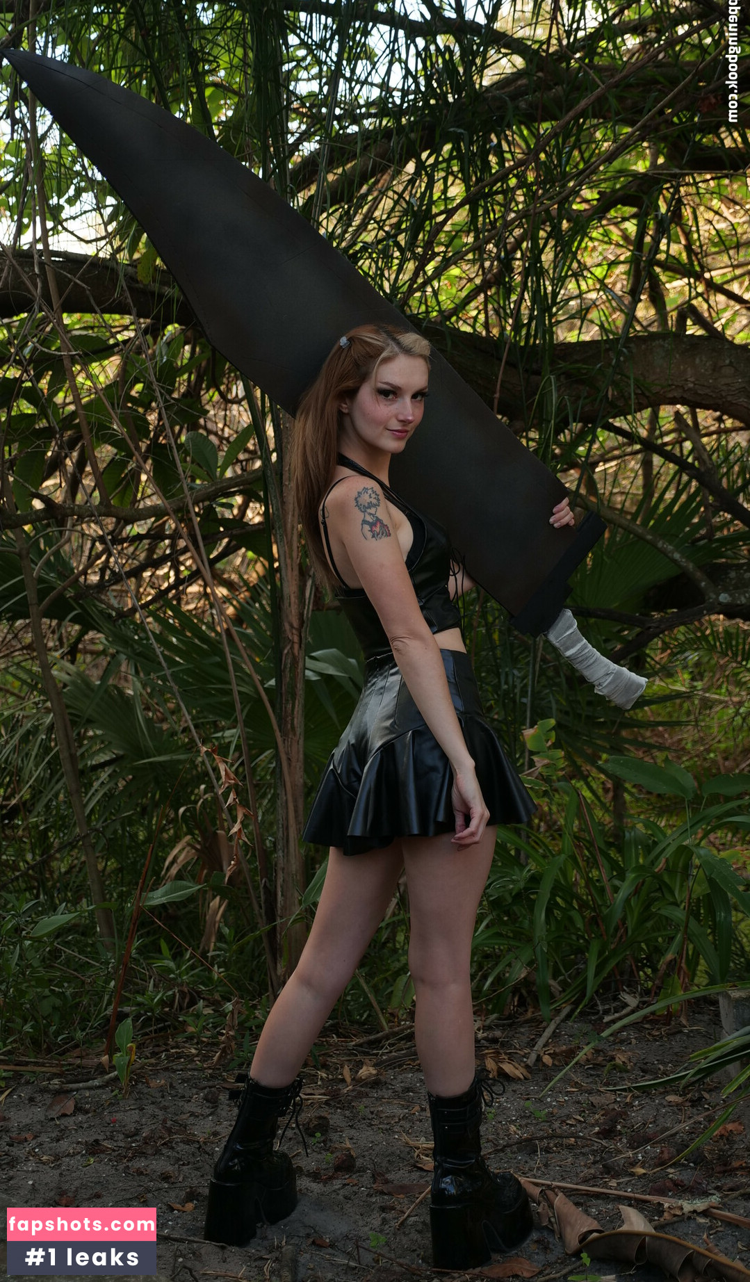 Busy B ASMR gallery photo #146