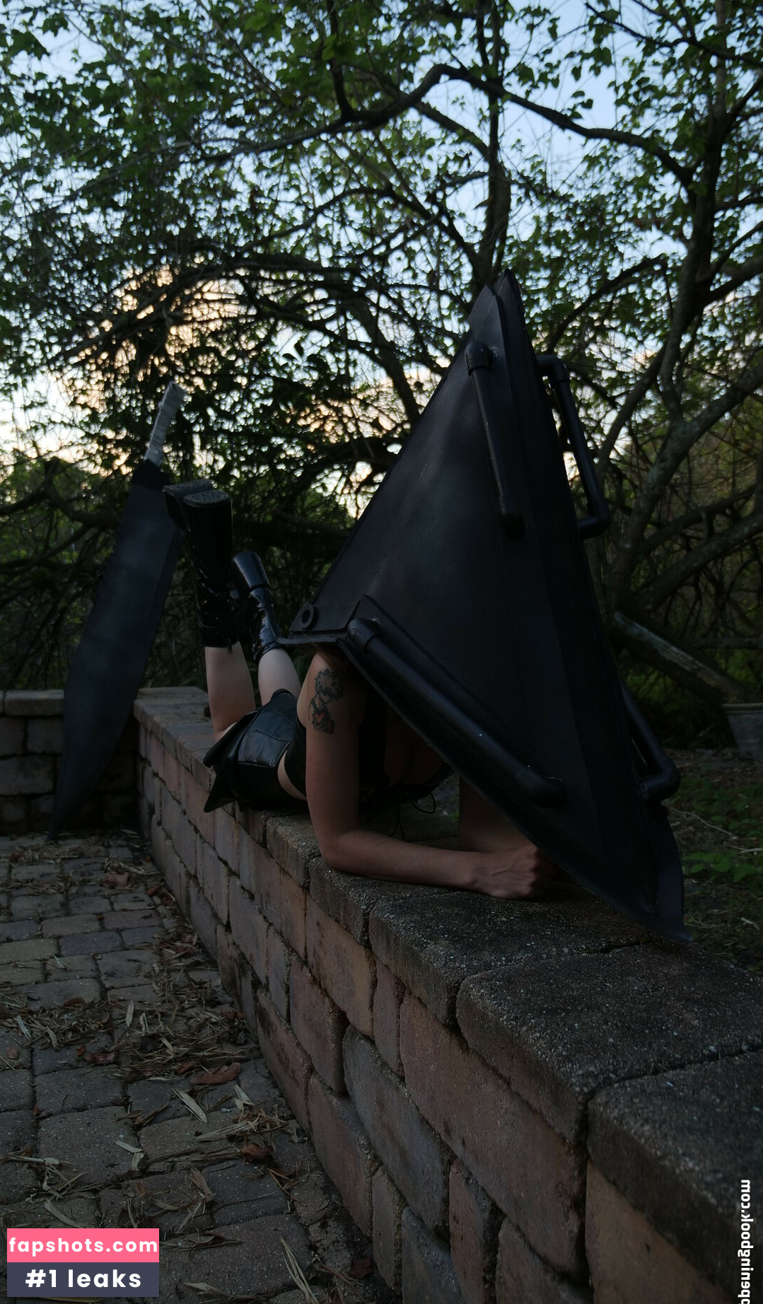 Busy B ASMR gallery photo #148