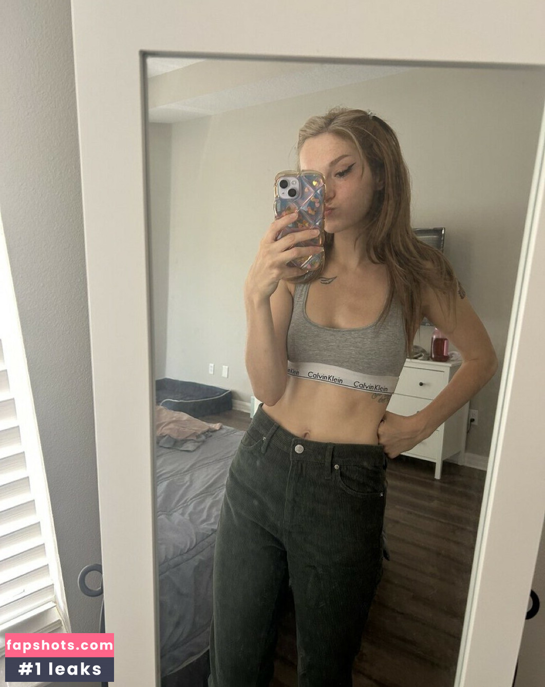 Busy B ASMR gallery photo #174