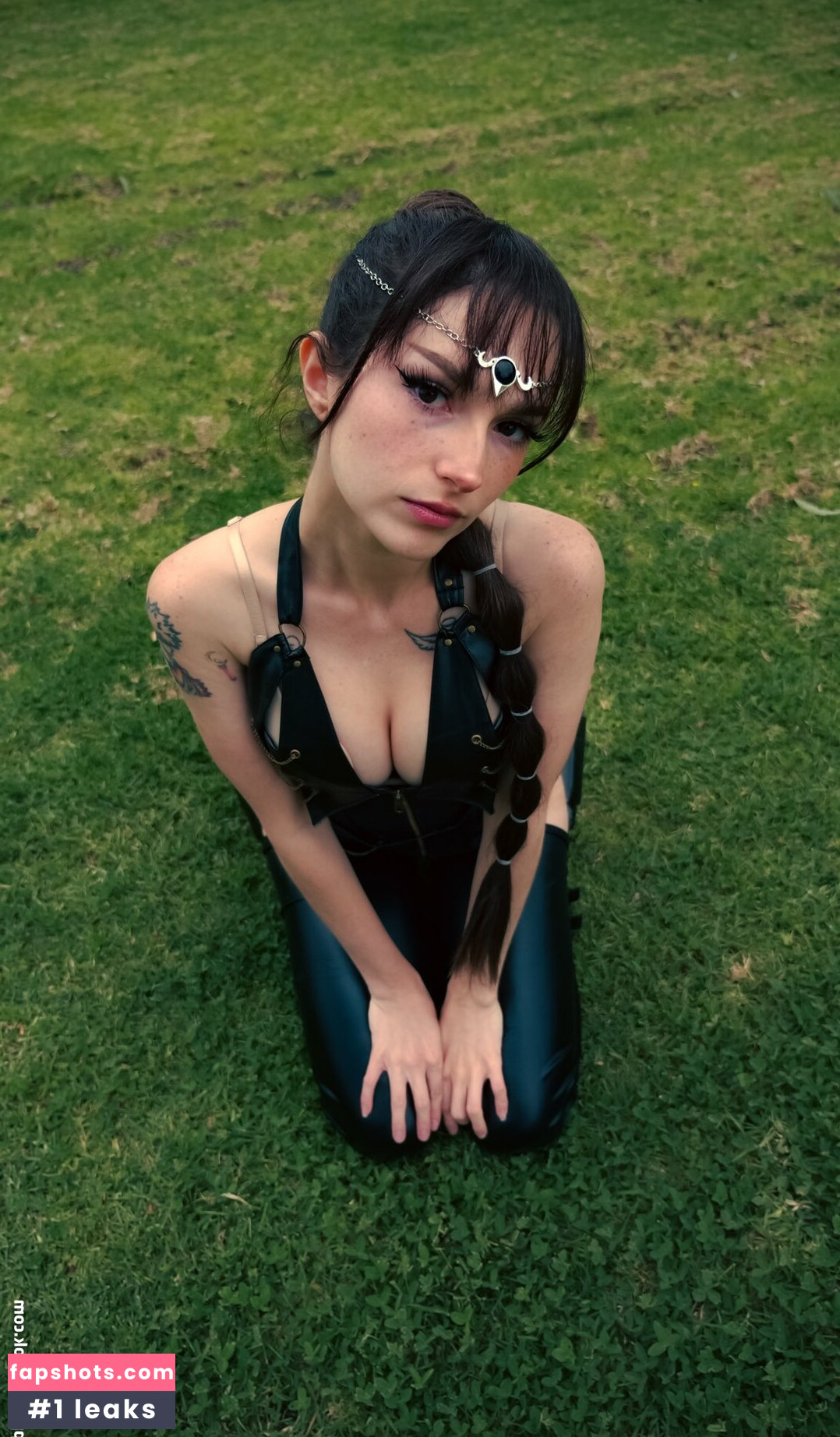 Busy B ASMR gallery photo #189