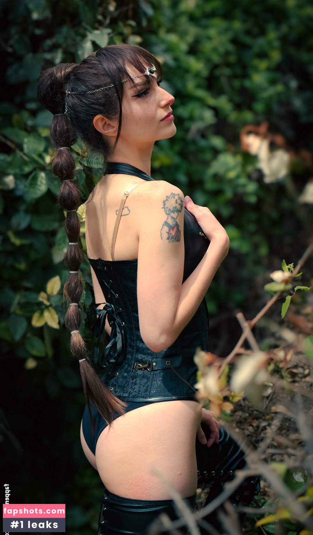 Busy B ASMR gallery photo #190