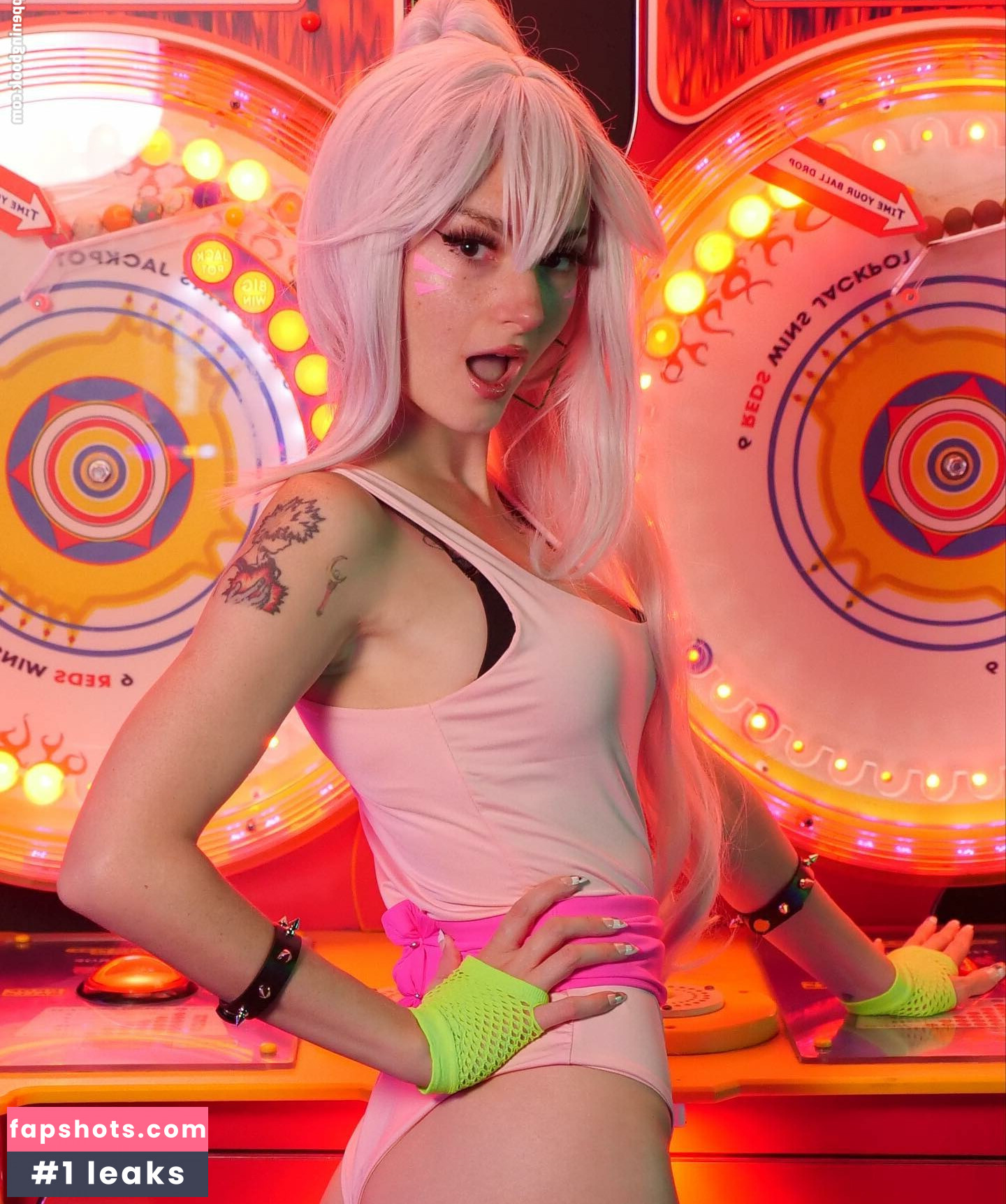 Busy B ASMR gallery photo #230